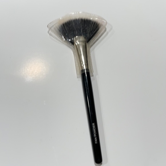 Laura mercier Fan Powder brush - Picture 4 of 5